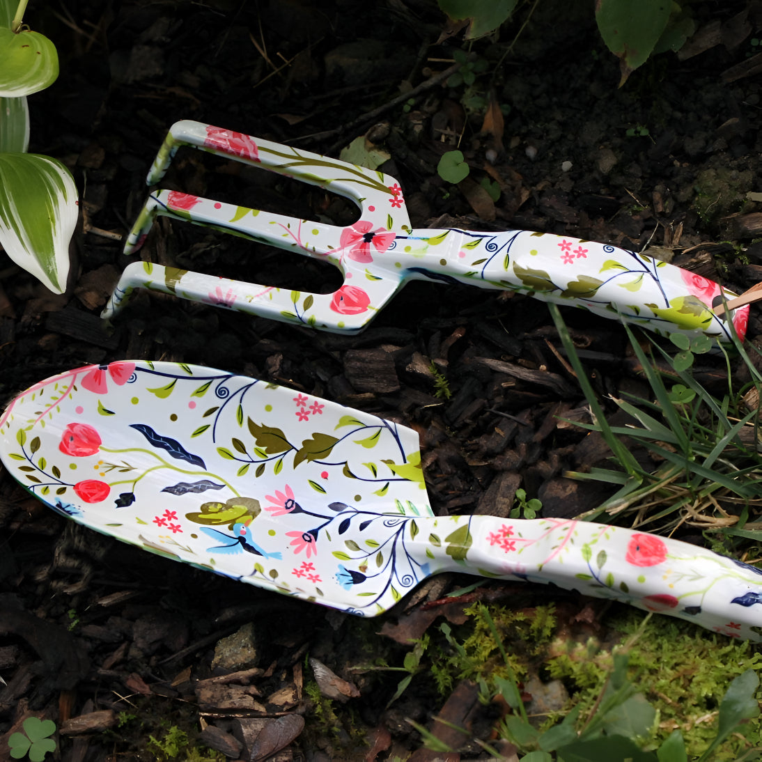 Two-Piece Garden Tool Set in Garden of Paradise Print